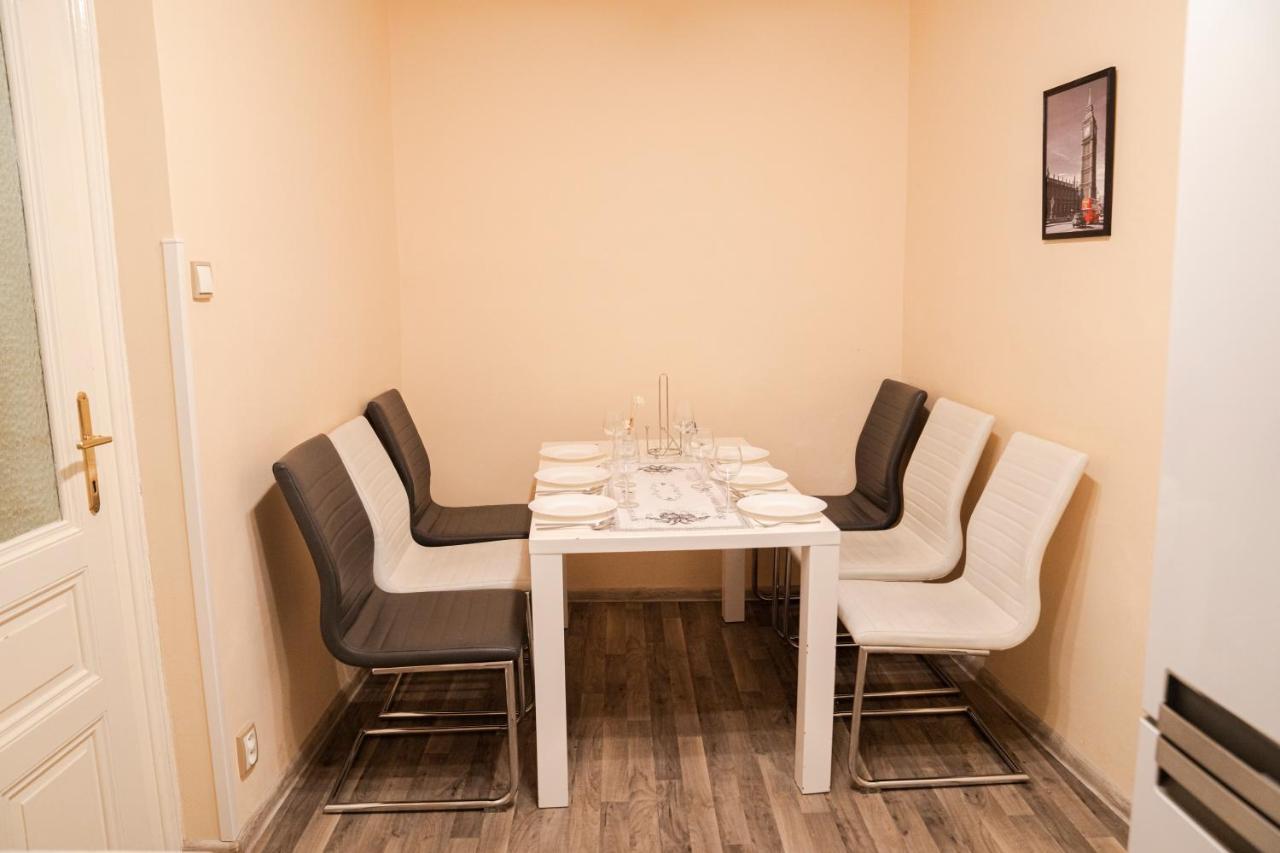 Helen Homestay Vaclavske Namesti Prag Eksteriør billede