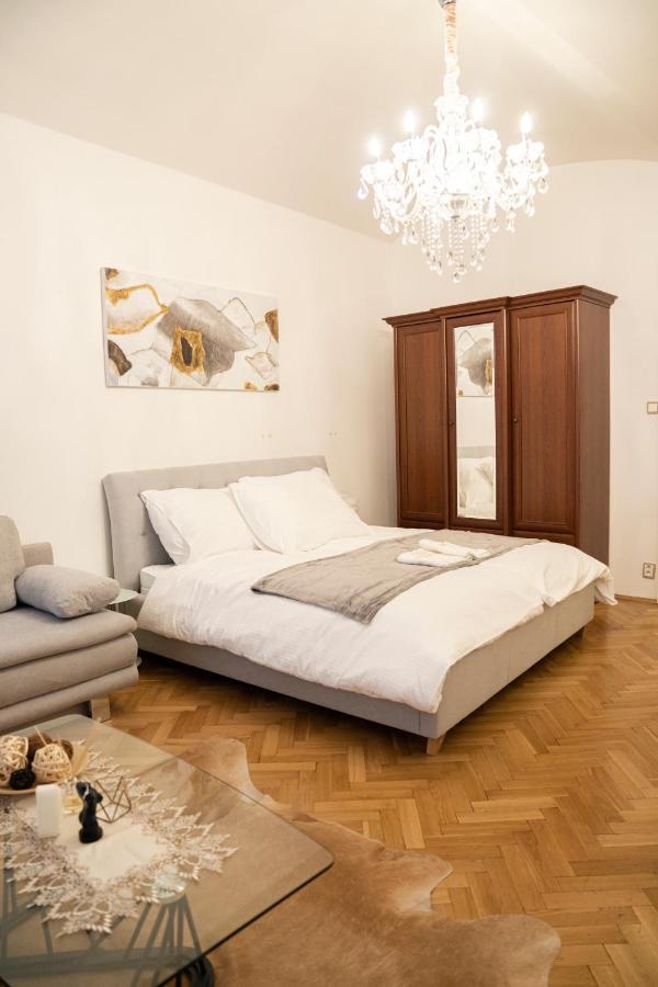 Helen Homestay Vaclavske Namesti Prag Eksteriør billede