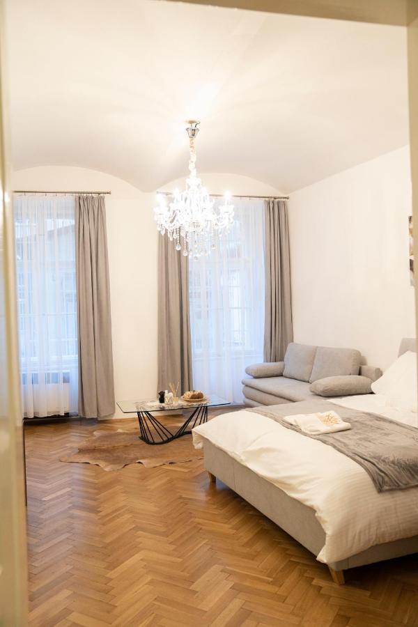 Helen Homestay Vaclavske Namesti Prag Eksteriør billede