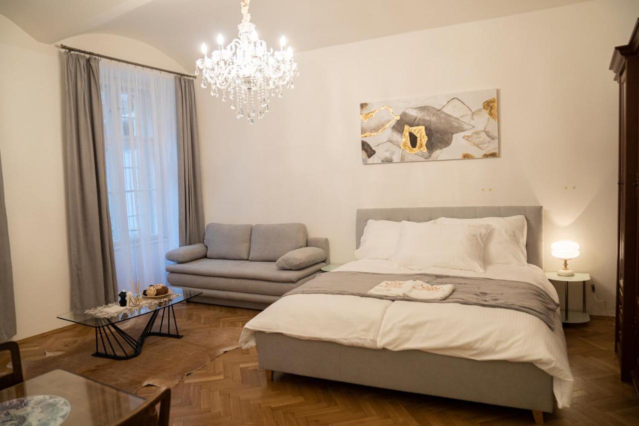 Helen Homestay Vaclavske Namesti Prag Eksteriør billede